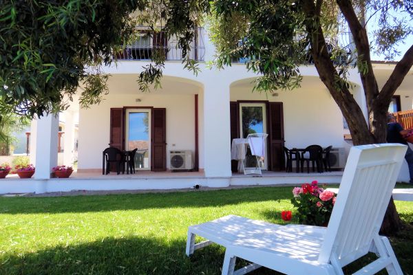 La Tartaruga Bianca Hotel (Valledoria)